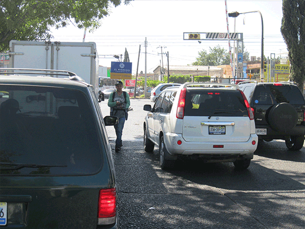 Apa Promoboard Volanteo con Estructura Juntos por un Caminar